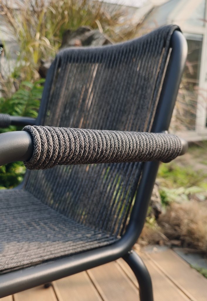 Stol Layton 240 | Stolice Maui