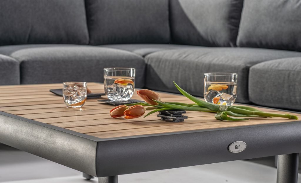 Drveni ili metalni vrtni namještaj – prednosti i nedostaci