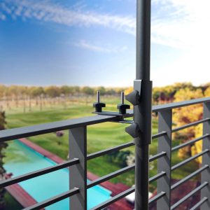 ogradi nosač za suncobran u uporabi