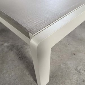 detail ležalnika na sliki